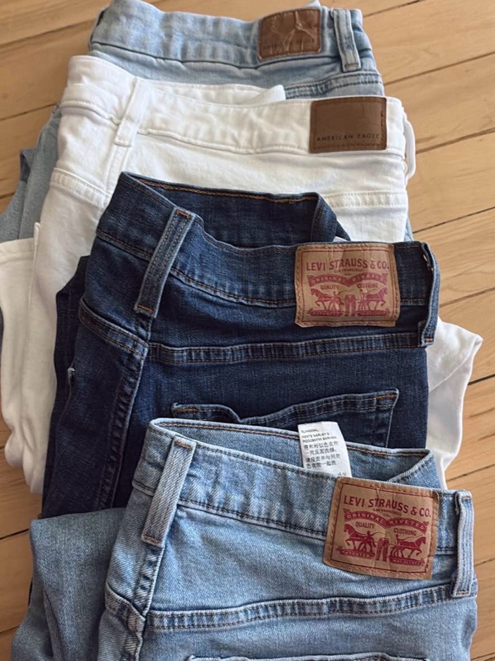 Levi's /American Eagle Women's High-Rise Jeans in Light Blue, Dark Blue, White